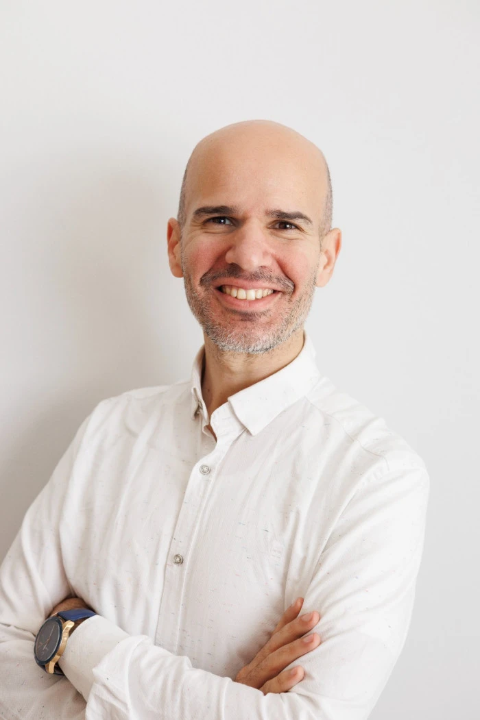 Doç. Dr. Emir Özeren