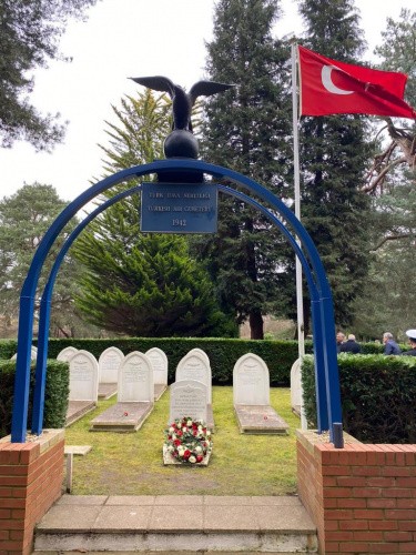 Çanakkale Anma Platformu (ÇAP) Şehitliği ziyaret etti