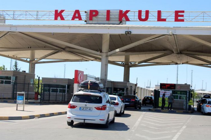 Gurbet&ccedil;ilerin d&ouml;n&uuml;ş yolculuğunda bagajlar y&ouml;resel lezzet dolu