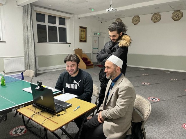 İngiltere'de Türk Gençlerin bağımlılıkla mücadele için çektikleri kısa film büyük beğeni aldı