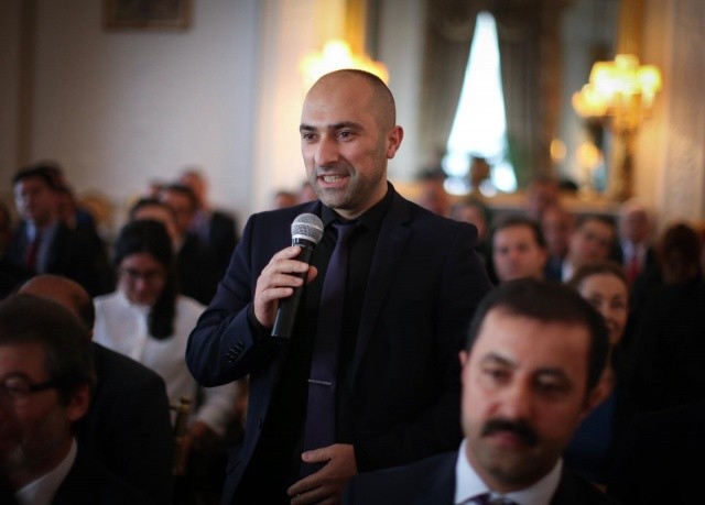 Dışişleri bakanı Mevlüt Çavuşoğlu İngiltere’deki Türk STK’larla elçilikte biraraya geldi.