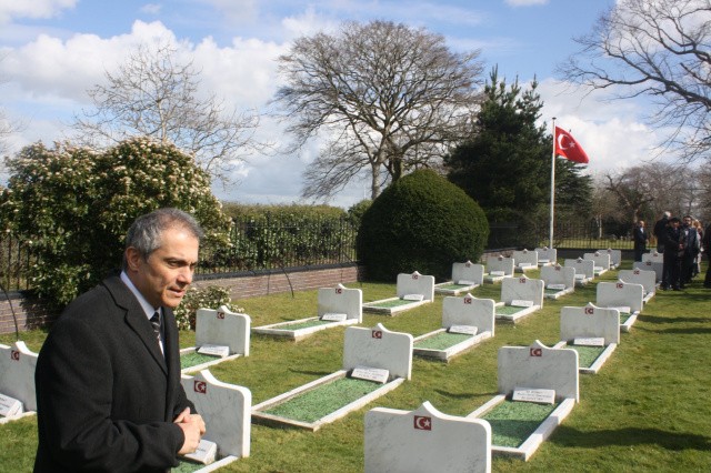 İngiltere'de Çanakkale Şehitleri Anıldı