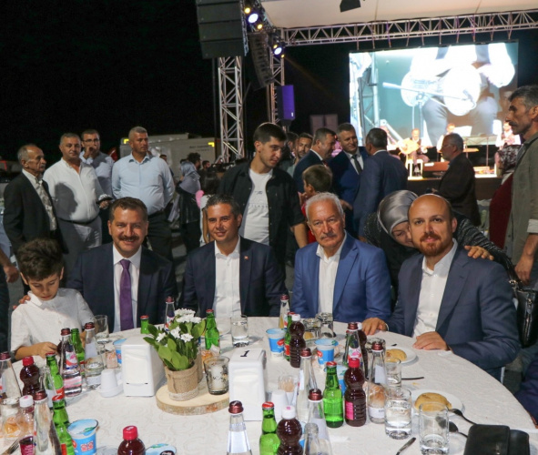 Turan ailesinin mutlu günü