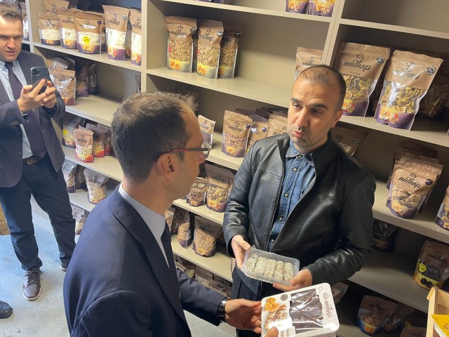 Başkonsolos Atahan Esnaf Ziyaretinde