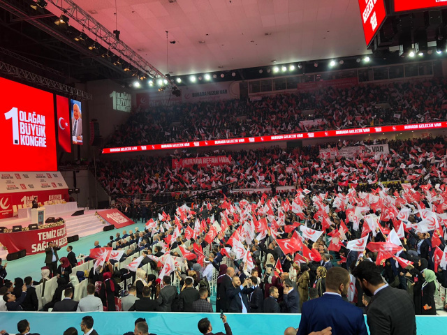 Fatih Erbakan genel başkan seçildi