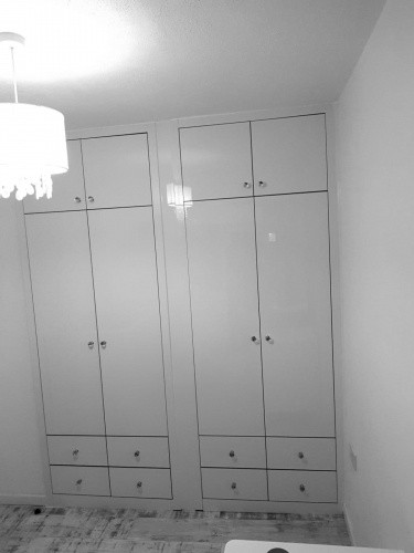 Türk girişimciler İngiltere'de Mobilya, Mutfak dolabı üretiyorlar