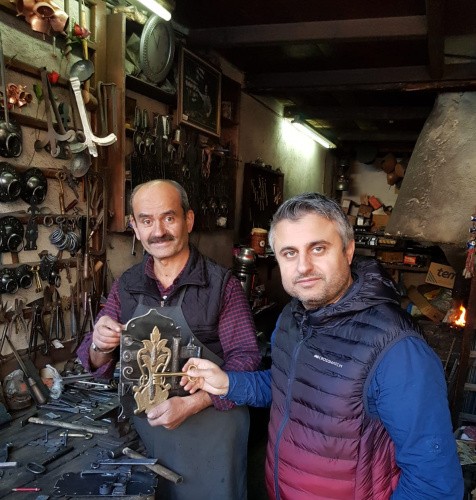 Tarihi Kapıların kilitleri ona emanet