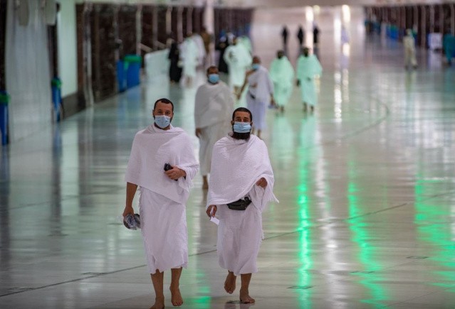 Suudi Arabistan'da umre ziyaretleri yeniden başladı