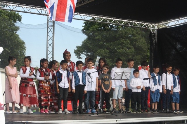 Luton'da Barış güvercinli Türk Festivali yapıldı