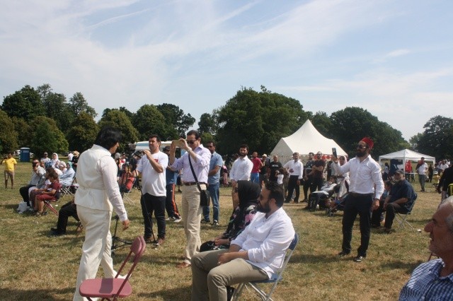 Luton'da Barış güvercinli Türk Festivali yapıldı