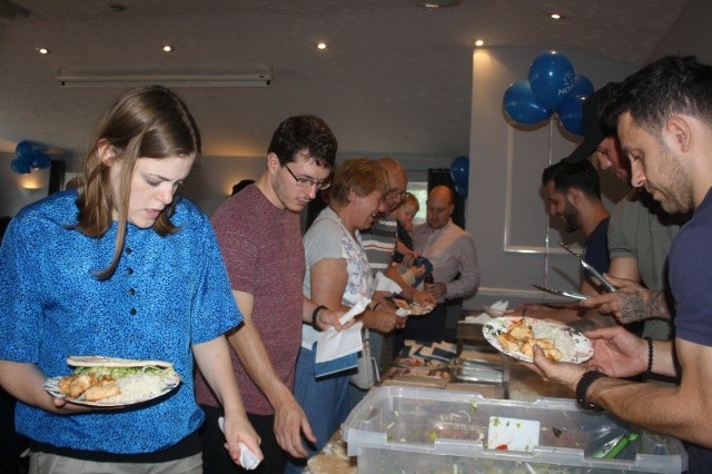 Yardımsever Türkler Luton'da evsizlere umut oldu