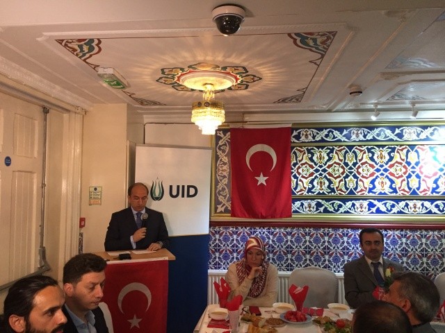 Londra’da, Uluslararası Demokratlar Birliği’nin (UID) verdiği iftar yemeği