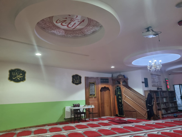 Said Nursi Mosque Kültür Merkezi Hizmet Binası Yardım Bekliyor