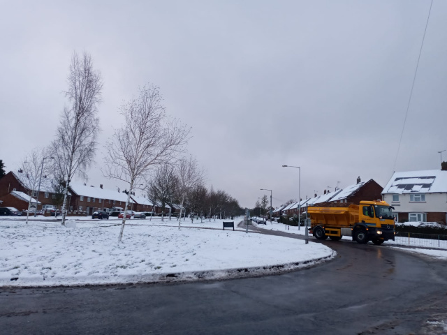 Londra'ya ilk kar d&uuml;şt&uuml;...