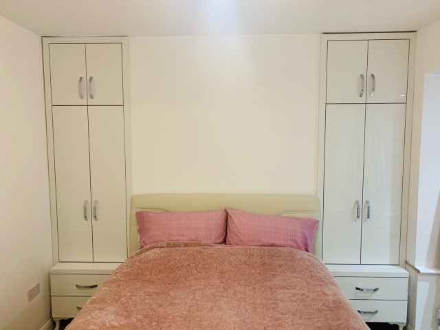 Türk girişimciler İngiltere'de Mobilya, Mutfak dolabı üretiyorlar