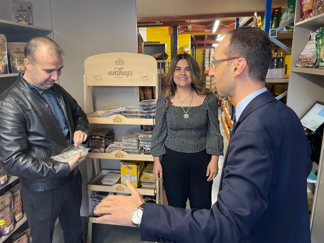 Başkonsolos Atahan Esnaf Ziyaretinde