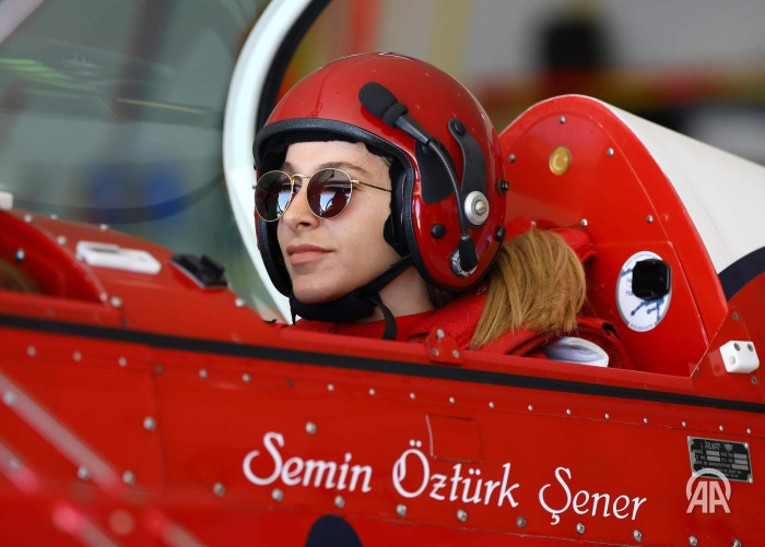 Türk kadın akrobasi pilotu ay yıldızlı bayrağı Almanya'da dalgalandıracak