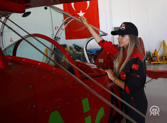 Türk kadın akrobasi pilotu ay yıldızlı bayrağı Almanya'da dalgalandıracak