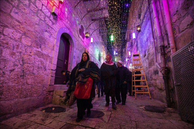 Kud&uuml;s&rsquo;&uuml;n eski şehir b&ouml;lgesi ramazan ayı i&ccedil;in s&uuml;slendi