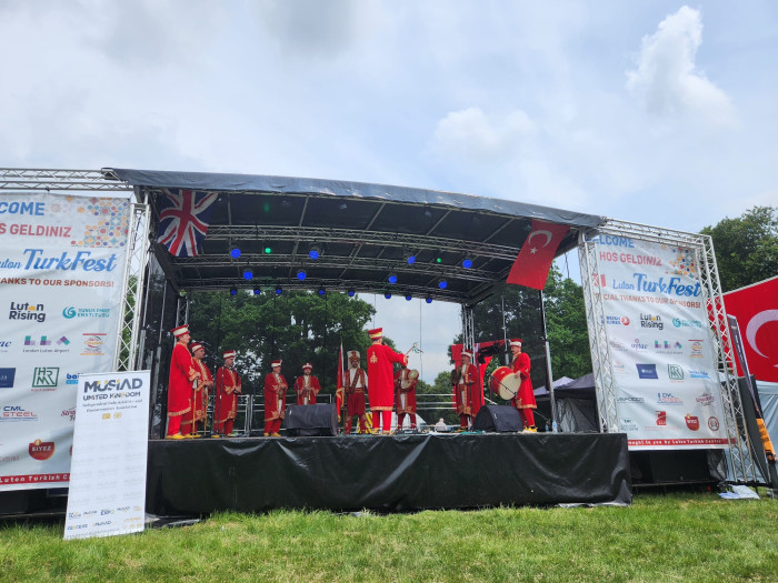 İngiltere'de T&uuml;rkiye r&uuml;zgarı esti