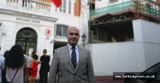Ergenekon davasında beraat eden Turhan &Ccedil;&ouml;mez T&uuml;rkiye&rsquo;ye d&ouml;n&uuml;yor
