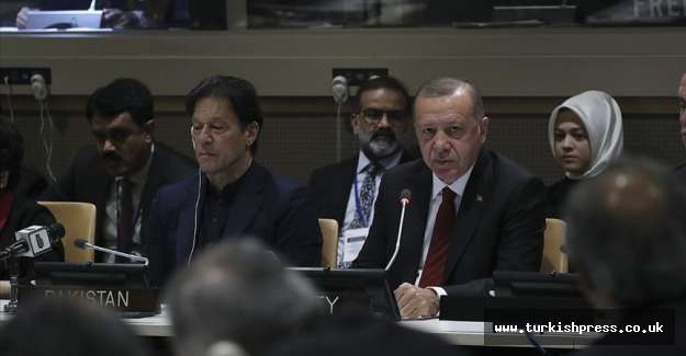 Barış dini İslam'ı ter&ouml;rle bir araya getirmek &ccedil;ok b&uuml;y&uuml;k iftiradır