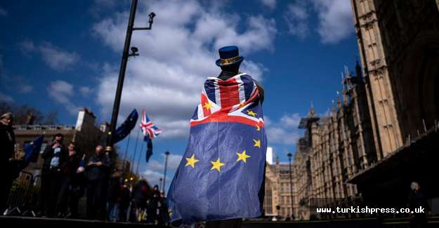 Brexit krizindeki İngiltere erken se&ccedil;ime bir adım daha yaklaştı