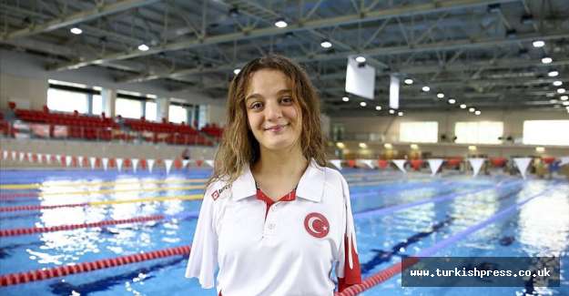 S&uuml;meyye Boyacı, D&uuml;nya Paralimpik Y&uuml;zme Şampiyonası'nda ikinci oldu