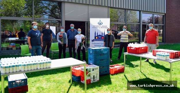 Bel&ccedil;ikalı T&uuml;rkler Anvers'te 3 bin 700 kap sıcak yemek dağıttı