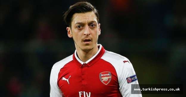 Mesut &Ouml;zil T&uuml;rk Kızılaya 713 bin lira bağışta bulundu