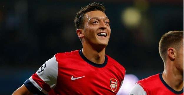 Mesut &Ouml;zil T&uuml;rkiye'de sadece Fenerbah&ccedil;e'de forma giyebileceğini a&ccedil;ıkladı