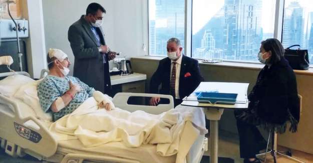 Yeniden Refah'tan saldırıya uğrayan Sel&ccedil;uk &Ouml;zdağ'a ziyaret