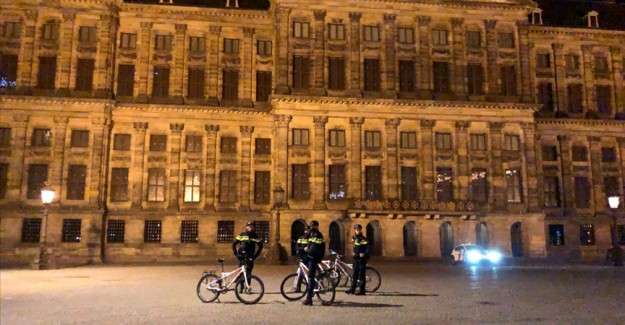 Hollanda'da Kovid-19 kısıtlamaları 2 Mart&rsquo;a kadar uzatıldı
