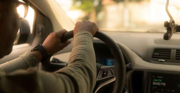İngiliz Y&uuml;ksek Mahkemesi Uber&rsquo;in s&uuml;r&uuml;c&uuml;lerini &ccedil;alışan olarak g&ouml;stermesi gerektiğine karar verdi