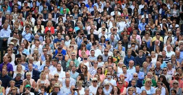 İngiltere'de trib&uuml;nler 17 Mayıs'tan itibaren yeniden seyirciye kavuşacak