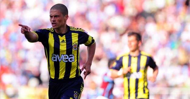 Fenerbah&ccedil;eli eski futbolcu Alex de Souza, Sao Paulo takımına antren&ouml;r oldu