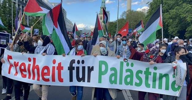 Almanya&rsquo;da İsrail&rsquo;in Filistin&rsquo;e y&ouml;nelik saldırıları protesto edildi