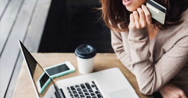E-ticaret m&uuml;şterisi salgın d&ouml;neminde en &ccedil;ok 'moda' alışverişi yaptı