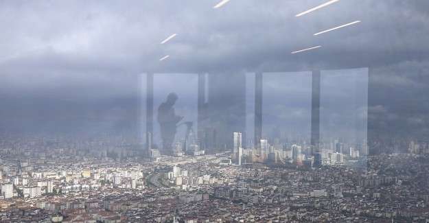 İstanbul'un en y&uuml;ksek yapısı &Ccedil;amlıca Kulesi'nin ilk ziyaret&ccedil;ileri gazeteciler oldu