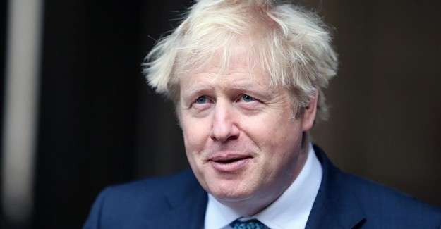 Johnson, M&uuml;sl&uuml;man kadınlara y&ouml;nelik ge&ccedil;mişteki ifadelerinden &ouml;t&uuml;r&uuml; &uuml;zg&uuml;n olduğunu belirtti