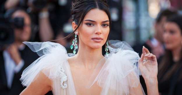&Uuml;nl&uuml; model Kendall Jenner, Filistin'e verdiği destek mesajını saniyeler i&ccedil;inde sildi