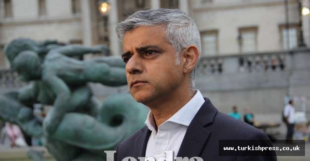 Poll finds London Mayor&rsquo;s approval rating in negative for first time