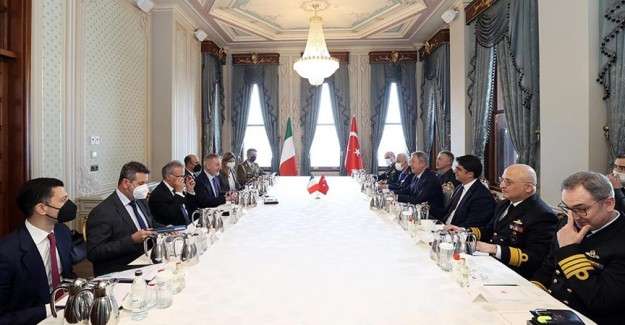Bakan Akar, İtalya ve İngiltere savunma bakanlarıyla ikili g&ouml;r&uuml;şmelerde bulundu