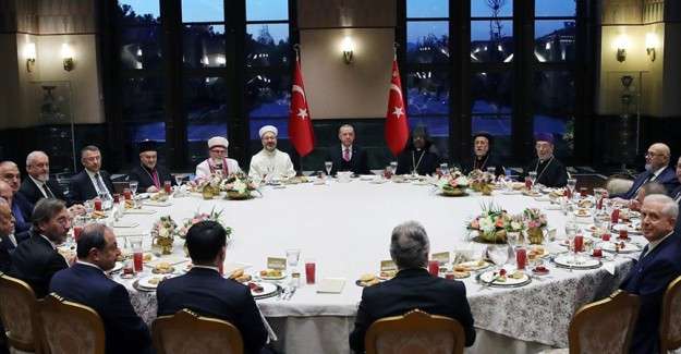 Cumhurbaşkanı Erdoğan dini azınlık temsilcileriyle iftarda bir araya geldi