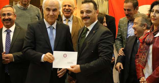 TİMBİR  Ankara Temsilcisi Ankhaber Gazetesi&rsquo;ne &Uuml;st&uuml;n Hizmet Ve Başarı &Ouml;d&uuml;l&uuml;