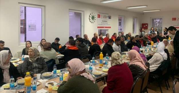 T&uuml;rk Kızılay, D&uuml;nya Yetimler G&uuml;n&uuml;'nde Srebrenitsa&rsquo;da 150 kişiye iftar verdi