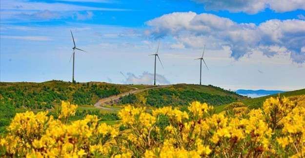 Turkiye's daily wind power generation hits all time high on Saturday
