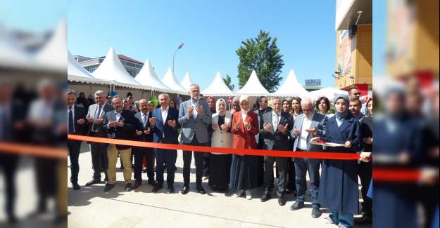 İmam Hatip Okulundan Anlamlı Hayır Kermesi Ve Konferans