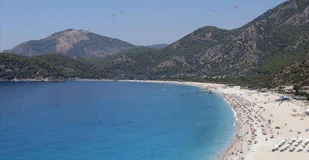 Turizmciler Rusya-Ukrayna Savaşı'nın etkilerine rağmen sezondan umutlu