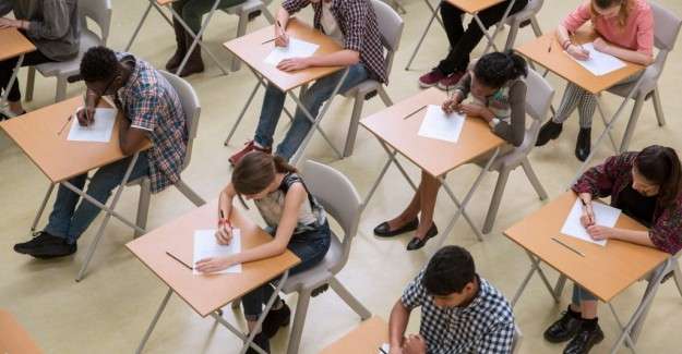 &Uuml;lke genelinde binlerce &ouml;ğrenciyi şaşırtan &lsquo;imkansız&rsquo; GCSE matematik sorusu